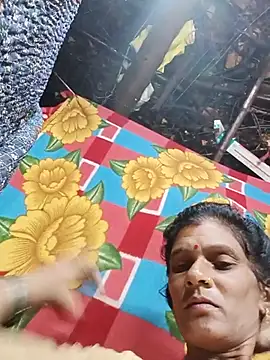 Snapshot of Cut_umang74 chatting on 07/19/26, 10:39 Cut umang74 online show from 07/19/26, 10:39
