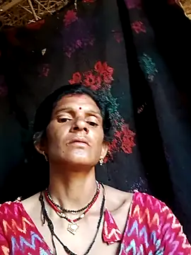 Snapshot of Cut_umang74 chatting on 07/04/26, 12:21 Cut umang74 online show from 07/04/26, 12:21