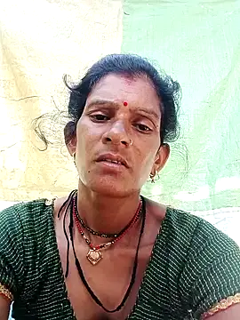 Snapshot of Cut_umang74 chatting on 06/07/26, 01:44 Cut umang74 online show from 06/07/26, 01:44