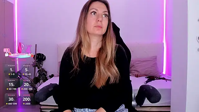 LindaWhite  online show from 10/24/25, 09:52