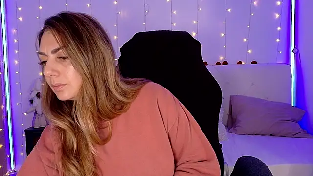 LindaWhite  online show from 12/14/25, 10:04