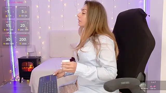 LindaWhite  online show from 01/15/26, 04:54