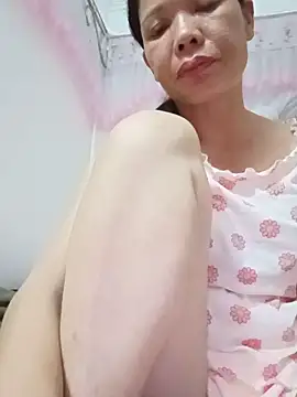 Snapshot of -Maya-a chatting on 06/18/26, 01:27 -Maya-a online show from 06/18/26, 01:27