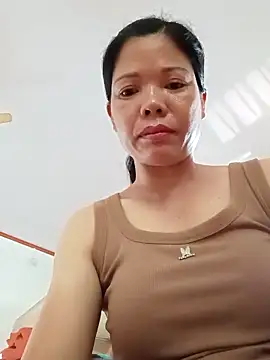 Snapshot of -Maya-a chatting on 05/30/26, 02:40 -Maya-a online show from 05/30/26, 02:40