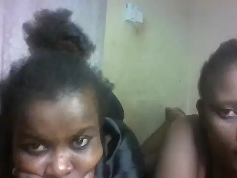Snapshot of Hotsexy_caramel chatting on 05/31/26, 02:01 Hotsexy caramel online show from 05/31/26, 02:01