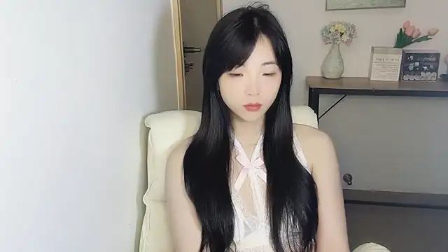 Louise-3 online show from 07/13/26, 10:14
