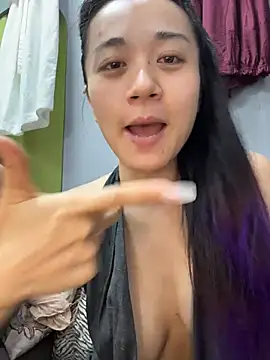 Snapshot of honghong_mother chatting on 07/17/26, 12:57 honghong mother online show from 07/17/26, 12:57