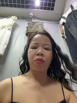 Snapshot of honghong_mother chatting on 07/03/26, 12:17 honghong mother online show from 07/03/26, 12:17