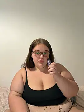 Snapshot of LillyMaexx chatting on 07/12/26, 09:37 LillyMaexx online show from 07/12/26, 09:37