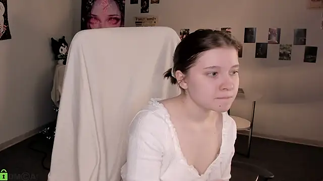 Snapshot of Kylie-Voss chatting on 06/04/26, 04:06 Kylie-Voss online show from 06/04/26, 04:06