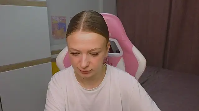 Snapshot of BeatriceLoven chatting on 06/03/26, 07:09 BeatriceLoven online show from 06/03/26, 07:09