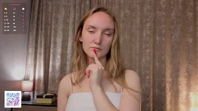 JenevaLitalien online show from 06/26/26, 06:25