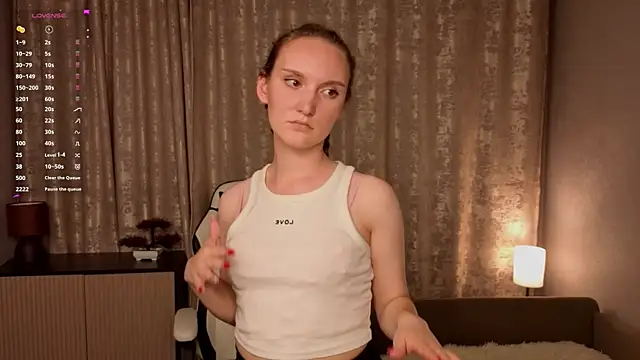 JenevaLitalien online show from 06/17/26, 06:51