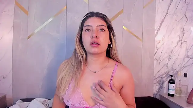 ChloeBelle  online show from 06/16/26, 12:38