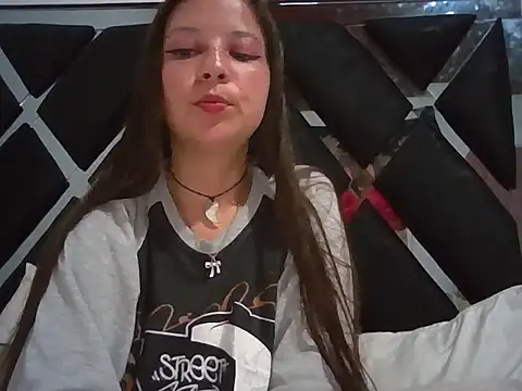 DafneNicole online show from 07/31/26, 10:07