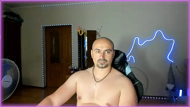 Snapshot of -SexyDaddy- chatting on 06/12/26, 02:59 -SexyDaddy- online show from 06/12/26, 02:59
