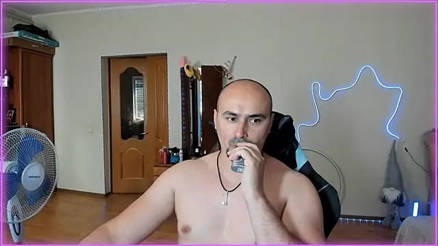 Snapshot of -SexyDaddy- chatting on 06/27/26, 10:54 -SexyDaddy- online show from 06/27/26, 10:54