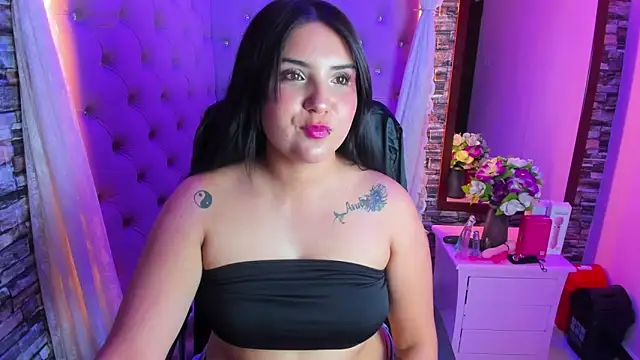 Issa Queen online show from 06/03/26, 07:29