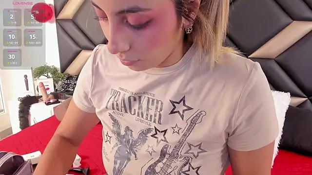 AdrianaHarlow online show from 07/15/26, 07:21
