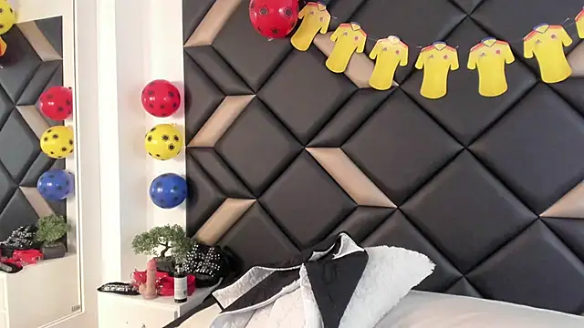 AdrianaHarlow online show from 06/17/26, 07:02