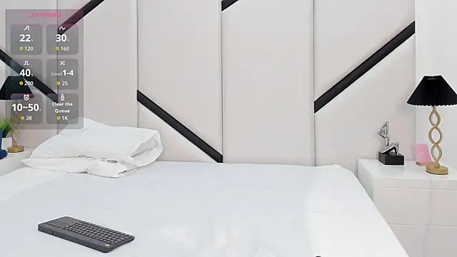 CarlaLinares online show from 07/14/26, 07:53