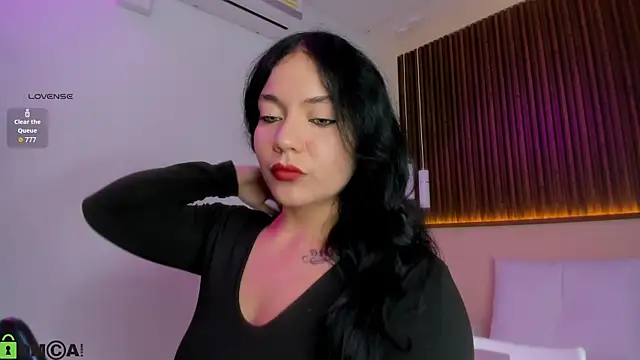 Snapshot of rebecaa_grey chatting on 06/12/26, 02:04 rebecaa grey online show from 06/12/26, 02:04