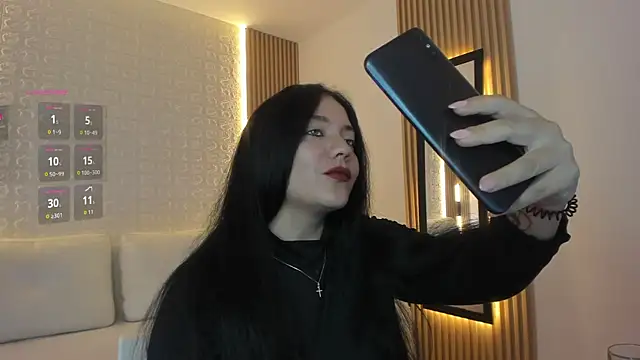 Snapshot of rebecaa_grey chatting on 06/20/26, 03:06 rebecaa grey online show from 06/20/26, 03:06