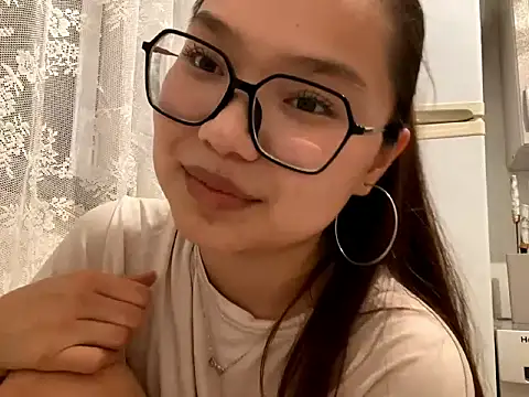 Snapshot of LightMarou chatting on 06/03/26, 06:56 LightMarou online show from 06/03/26, 06:56