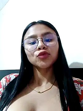 Snapshot of Sofielovee-01 chatting on 07/15/26, 02:18 Sofielovee-01 online show from 07/15/26, 02:18