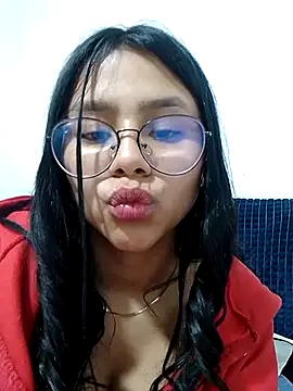 Snapshot of Sofielovee-01 chatting on 07/17/26, 12:52 Sofielovee-01 online show from 07/17/26, 12:52