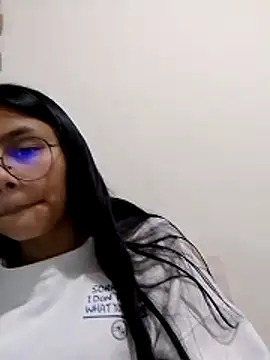 Snapshot of Sofielovee-01 chatting on 06/10/26, 01:18 Sofielovee-01 online show from 06/10/26, 01:18