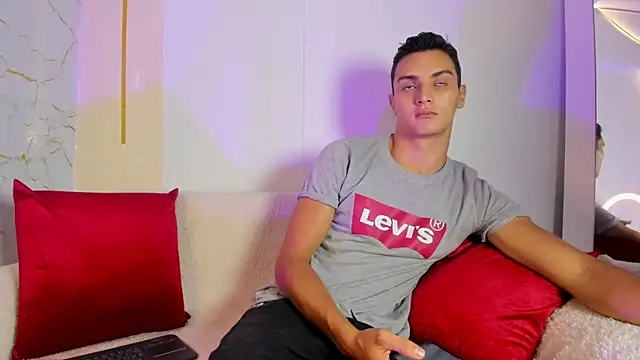 andrewevans46 online show from 06/02/26, 01:11