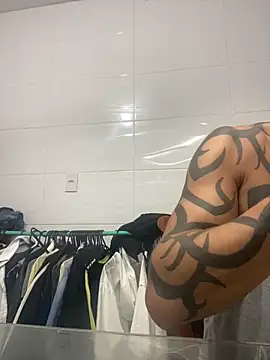 Snapshot of Tatuadomoreno23cm chatting on 06/09/26, 12:44 Tatuadomoreno23cm online show from 06/09/26, 12:44