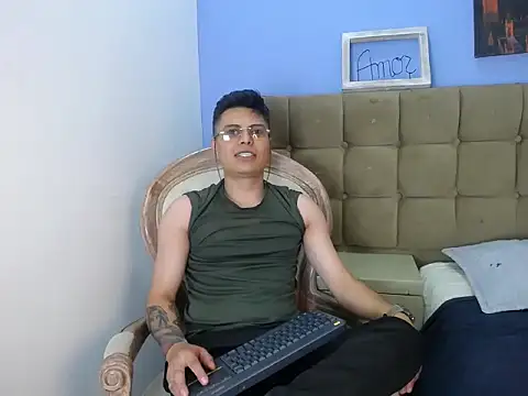AquilesTaylor online show from 06/15/26, 01:22
