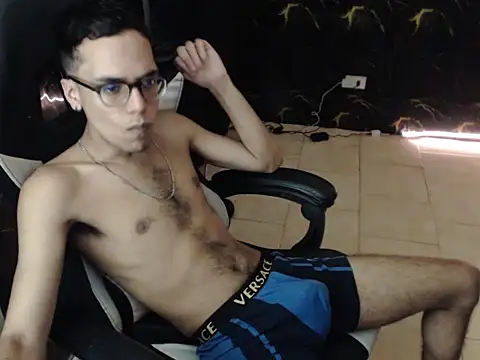 Snapshot of draven_sex chatting on 07/05/26, 09:32 draven sex online show from 07/05/26, 09:32