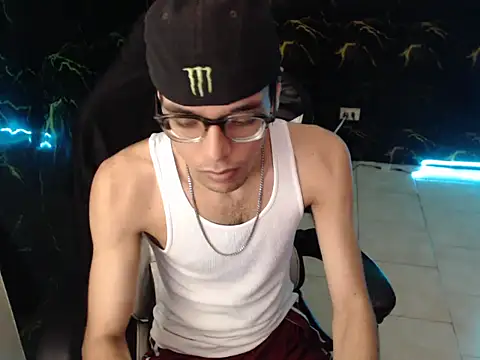 Snapshot of draven_sex chatting on 06/06/26, 01:44 draven sex online show from 06/06/26, 01:44