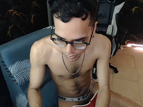 Snapshot of draven_sex chatting on 07/08/26, 12:03 draven sex online show from 07/08/26, 12:03