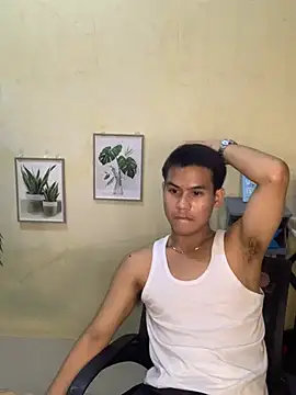 Snapshot of Asianboy_2000 chatting on 05/31/26, 07:47 Asianboy 2000 online show from 05/31/26, 07:47