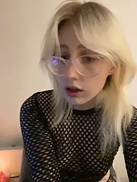 Snapshot of xp_blondie chatting on 06/21/26, 08:14 xp blondie online show from 06/21/26, 08:14