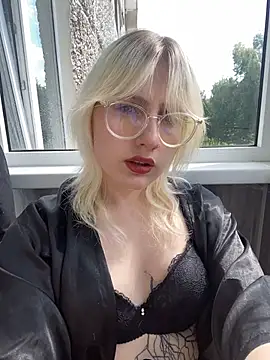 Snapshot of xp_blondie chatting on 06/04/26, 11:15 xp blondie online show from 06/04/26, 11:15