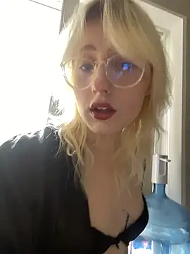 Snapshot of xp_blondie chatting on 06/06/26, 07:24 xp blondie online show from 06/06/26, 07:24