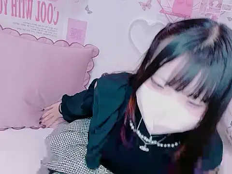 Snapshot of yume__me77 chatting on 07/13/26, 01:10 yume me77 online show from 07/13/26, 01:10
