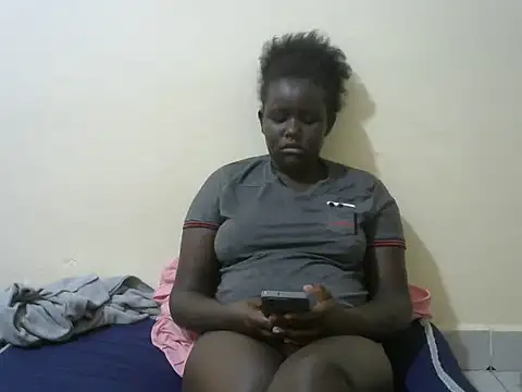 Snapshot of beauty_girl2 chatting on 06/26/26, 05:24 beauty girl2 online show from 06/26/26, 05:24
