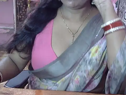 Snapshot of PRIYANKA_023 chatting on 06/17/26, 09:08 PRIYANKA 023 online show from 06/17/26, 09:08