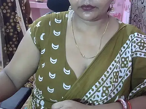Snapshot of PRIYANKA_023 chatting on 06/25/26, 05:34 PRIYANKA 023 online show from 06/25/26, 05:34