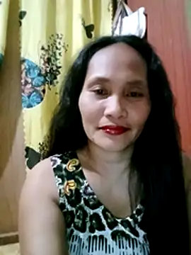 Snapshot of Queenslay chatting on 06/23/26, 10:57 Queenslay online show from 06/23/26, 10:57