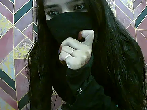 Snapshot of Hot-Roshni chatting on 06/15/26, 06:18 Hot-Roshni online show from 06/15/26, 06:18