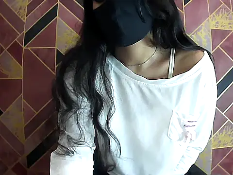 Snapshot of Hot-Roshni chatting on 06/24/26, 07:01 Hot-Roshni online show from 06/24/26, 07:01