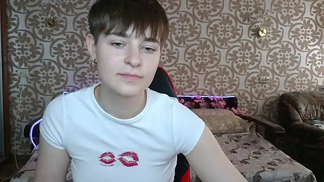 EmyHills online show from 07/12/26, 02:40