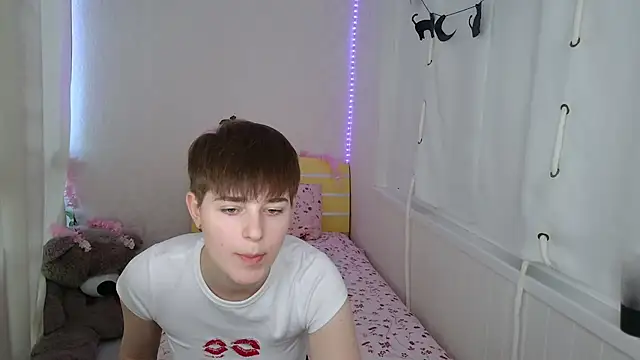 EmyHills online show from 06/14/26, 03:57